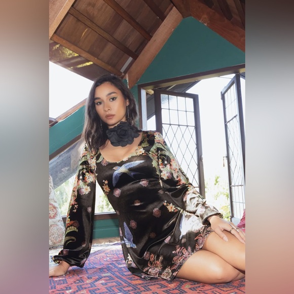 Blackmilk Waiting in the Wings Velvet Bishop dress - Picture 2 of 7